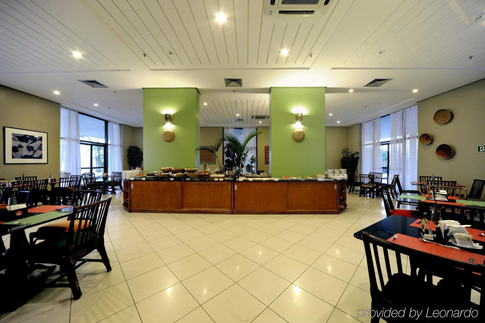 Hotel Wyndham Garden Manaos Restaurante foto
